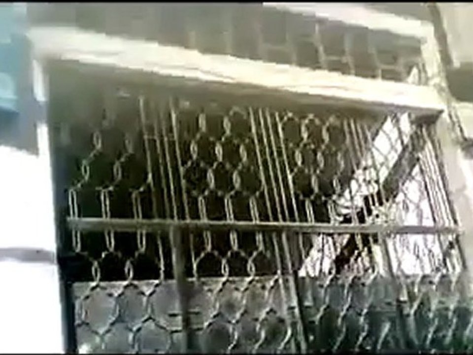 فري برس   حمص  اضراب جورة الشياح بجانب نادي الضباط 11 12 2011