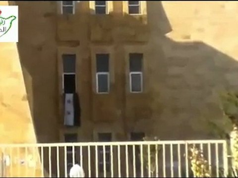 فري برس حلب كلية العمارة رفع علم الاستقلال 12 12 2011
