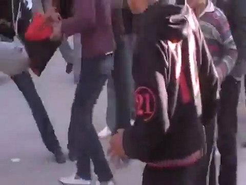 فري برس اطلاق نار على المتظاهرين مدينة الحراك15 12 2011