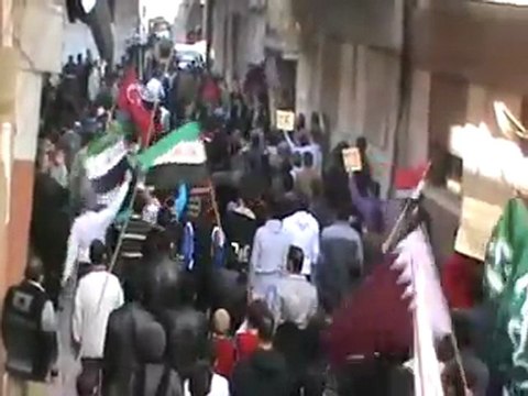 فري برس حمص باب السباع مظاهرة رااائعة ياحيف والله ياحيف على هل الجامعة العربية 16 12 2011