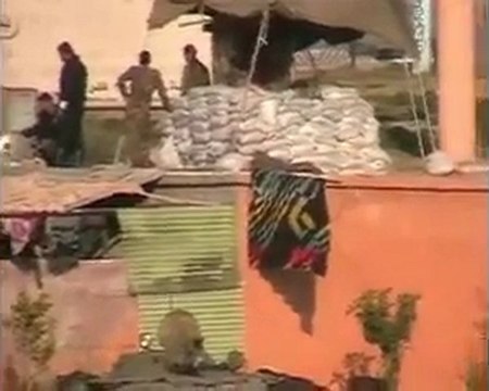 فري برس حماة دبابات في طريق حلب الجامعة تقتلنا 16 12 2011