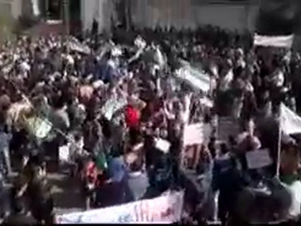 فري برس   حمص تلبيسة   مظاهرة جمعة الجامعة العربية تقتلنا 16 12 2011