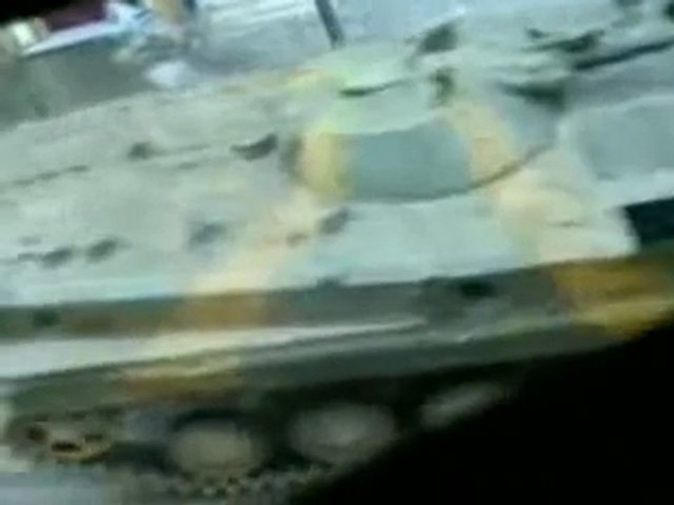 فري برس   حمص باب السباع دخول كتائب بشار وبر دي ام واطلاق النار على المنازل الى باب السباع 20 12 2011