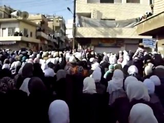 فري برس   ثائرات الزبداني في تشييع الشهداء الثلاثة 21 12 2011