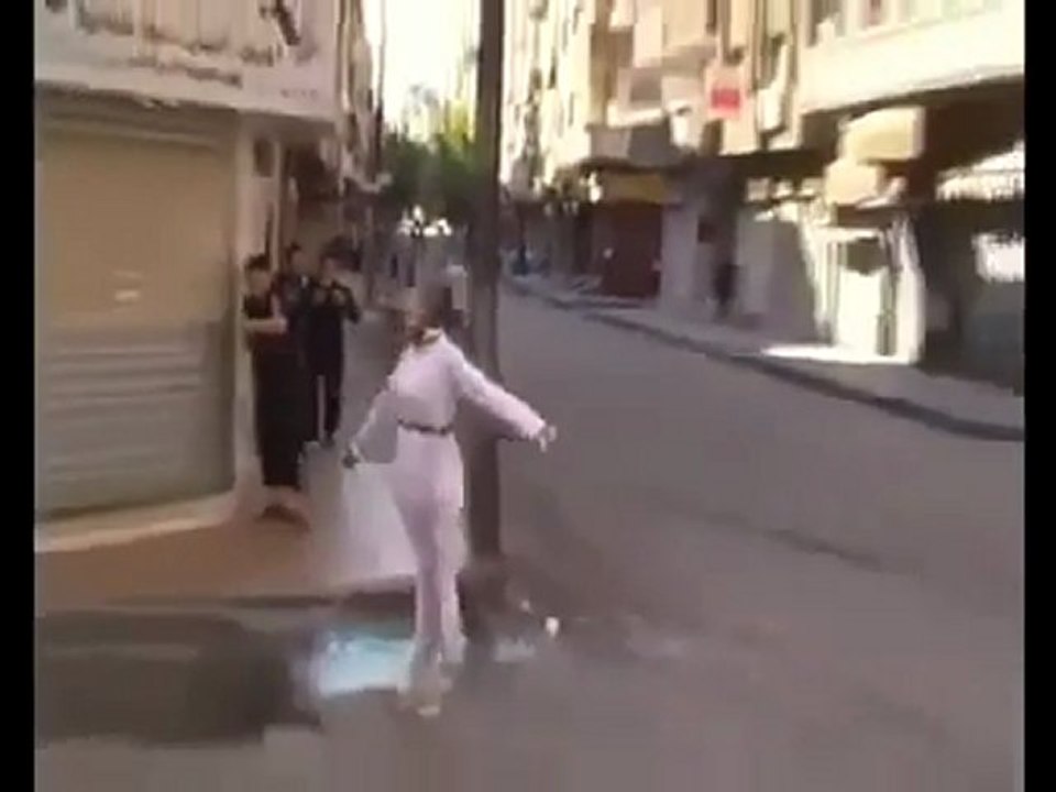 فري برس   شجاعة ابطال سوريا حمص مضحك لا يفوتكم ههههه