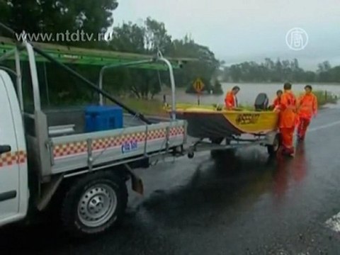 Наводнение в Австралии: сотни оказались в изоляции