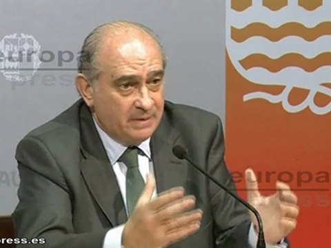 Ministro del Interior alerta de movimientos en ETA