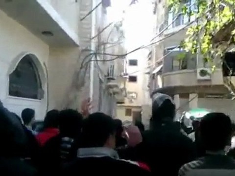 فري برس ثوار الشام في مظاهرة القاعة من جامع حسين الخطاب 25 12 2011