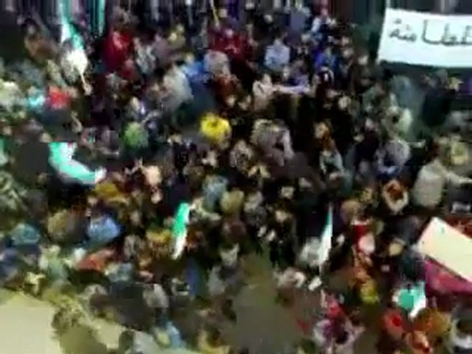 فري برس   حماة اللطامنة مظاهرة حاشدة نصرة لبابا عمرو الجريحة 26 12 2011