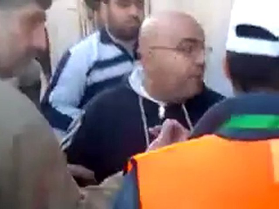 فري برس   حمص باب السباع المريجة اطلاق النار على اللجنة الجامعة العربية وعلى المتظاهرين الجزء الثاني 28 12 2011