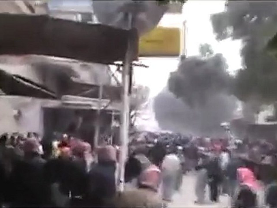 فري برس   حماة   الهجوم الشبيحة على مظاهرة الحميدية 29 12 2011