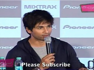 Dashing Shahid Kapoor Kidding With Media @ Launch Of "Pioneer Mixtrax"