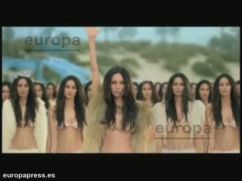 Megan Fox casi al desnudo