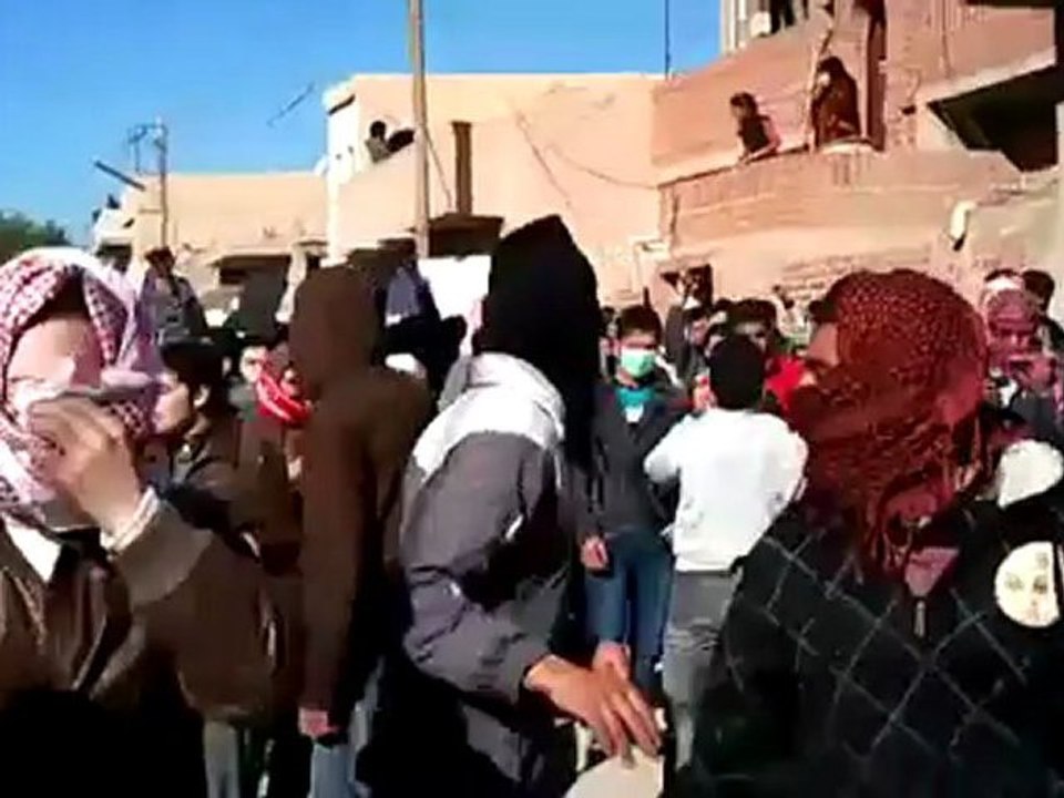 فري برس   الحسكة   غويران جمعة الزحف إلى ساحات الحربة 30 12 2011 ج2