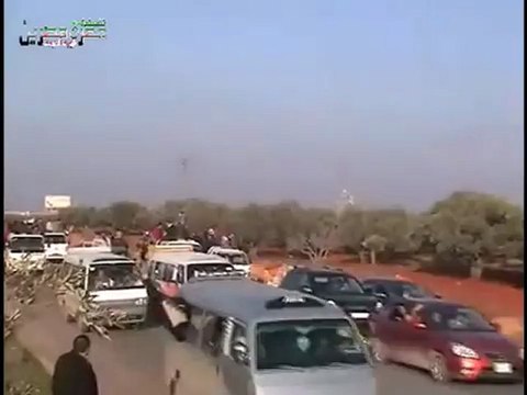 فري برس موكب معرة مصرين عند الزحف الى ادلب 30 12 2011