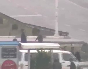 فري برس   حماة   الامن يخفي الروسيات عند قدوم اللجنة 30 12 2011