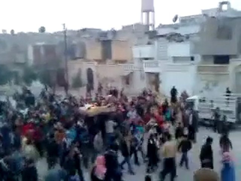 فري برس   حماه تشييع شهيدين سقطو في جمعة الزحف الى الساحات 30 12 2011