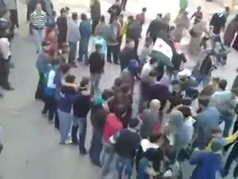 فري برس   معضمية الشام مظاهراة أحرار المدينة لإستنكار عمليات الخطف التي قام بها شبيحة الأسد 31 12 2011 ج2
