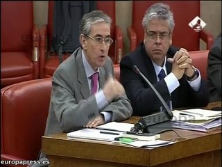 Jáuregui "se solidariza" con Saénz de Santamaría