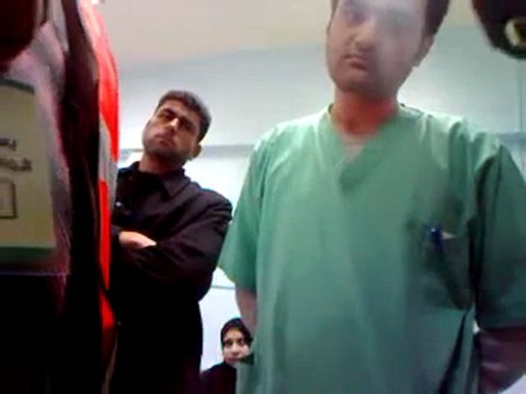 فري برس مقابلة أحد المعتقلين السابقين بالفروع الغادرة مع اللجنة المتواجدة بالمشفى الوطني واقرار اللجنة بالنزول المتأخر على درعا البلد 1 1 2