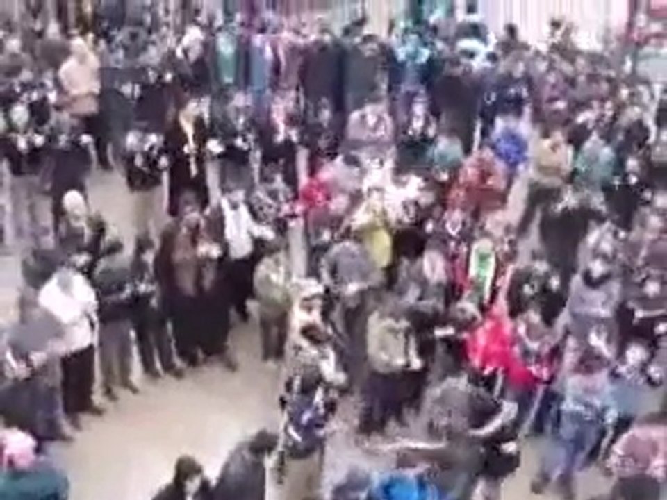 فري برس   حماة كفرزيتا مظاهرة حاشدة لثوار المدينة بقيادة قاشوش كفرزيتا الصغير 2 1 2012