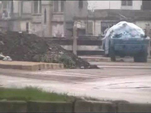فري برس حمص الحولة الحواجز و المدرعات على دوار الحرية 2 1 2012