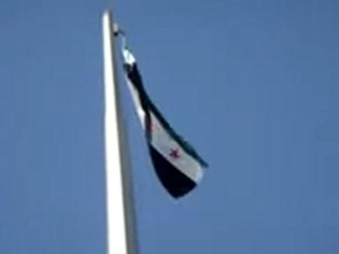 فري برس ريف دمشق داريا رفع علم الإستقلال لليوم الثاني 2 1 2012