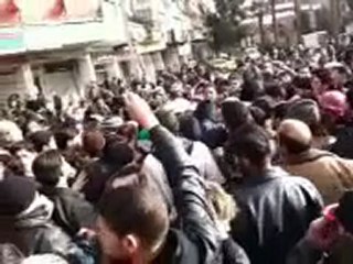 Descargar video: فري برس   ريف دمشق داريا لجنة المراقبين برفقة متظاهري داريا 1 2 2012 ج1