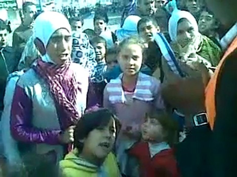 فري برس   درعا   طفس  أطفال طفس يشكون الى مراقبين الجامعة العربي 3 1 2012