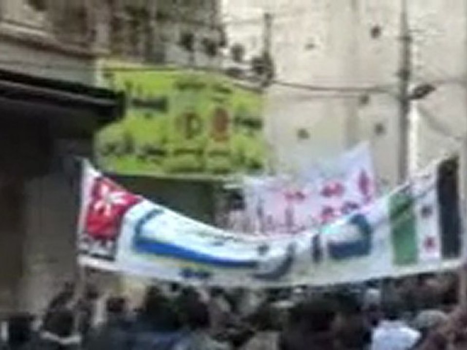 فري برس   ريف دمشق داريا مظاهرة تنادي بإسقاط النظام وتجوب المدينة 3 1 2012 ج2
