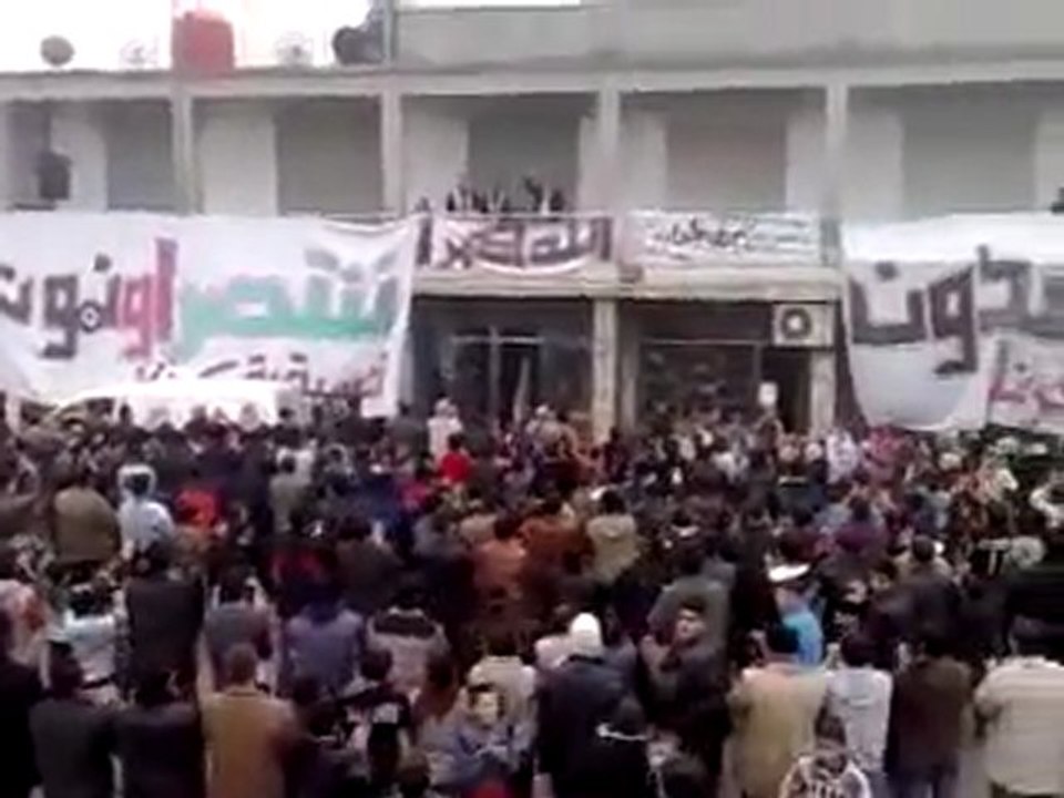 فري برس   حماة كرناز مظاهرة صباحية حاشدة 4 1 2012