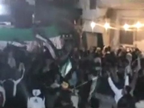 فري برس حمص باب الدريب ساحة عمر اطلاق نار من الحواجز المحيطة بالساحة 4 1 2012