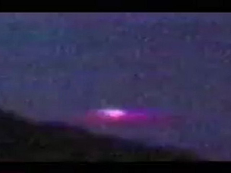 ovni rouge basse altitude lieu inconnu