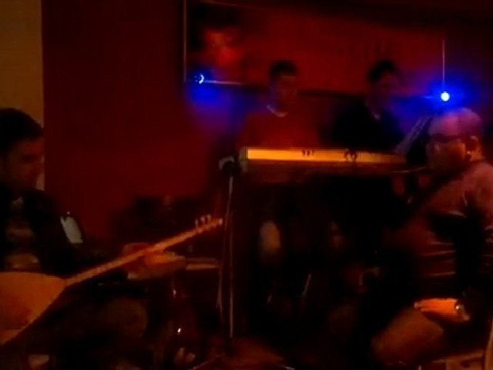 ECEL OLSUN SENDEN BAŞKASI MAHMUT TECİR....