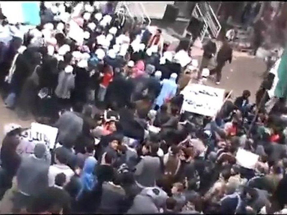 فري برس   غوطة دمشق  سقبا مظاهرة طلابية لأحرار و حرائر 12 1 2012