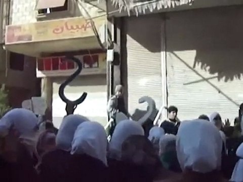 فري برس ريف دمشق غوطة دمشق سقبا مظاهرة طلابية لحرائر المدي 8 1 2012
