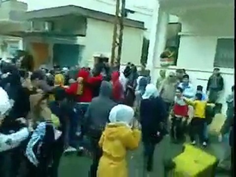 فري برس اللاذقية جبلة مظاهرة طلابية تطالب باسقاط النظام 8 1 2012