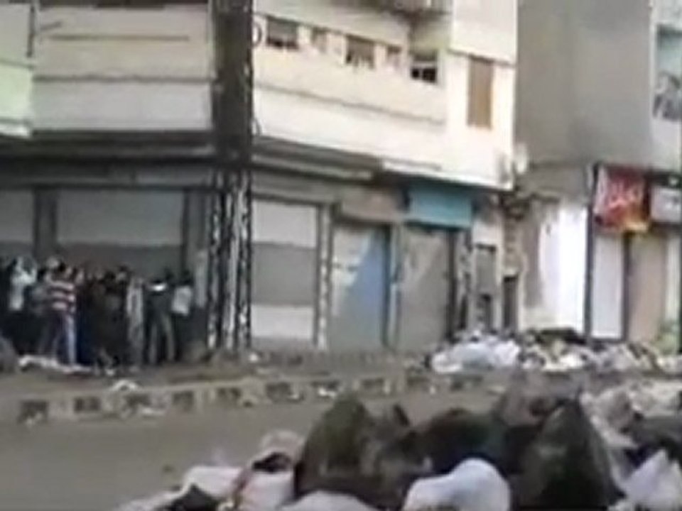 فري برس   الخالدية اختباء الناس بعد اطلاق النار على اللجنة 9 1 2012