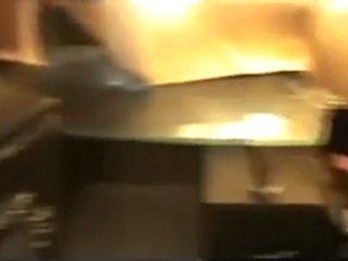 فري برس   مضايا   تكسيرأحد البيوت من قبل قوات الأسد 19 1 2012