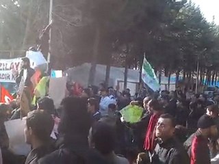 فري برس   مظاهرة في مخيم يلدا في جمعة معتقلي الثورة 20 1 2012