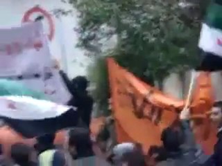 فري برس   حمص الملعب روعة وحاشدة اغنية الله اكبر 22 1 2012