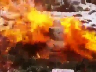 فري برس   ادلب بنــش أحراق النظام السوري المتجمد البائد 22 1 2012