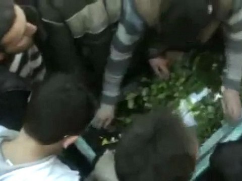 فري برس قبل الصلاة على الشهيد محمد مندو حمص القرابيص 21 1 2012