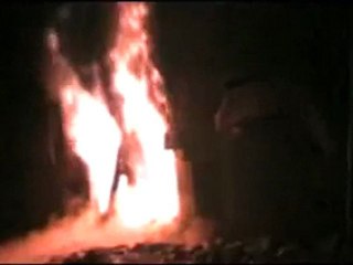 فري برس   حمص باب تدمر احتراق مستودع قماش بأكمله 23 1 2012