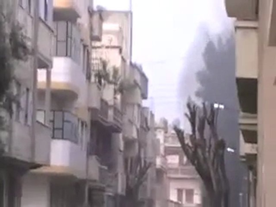 فري برس   حمص جب الجندلي احتراق سيارة جراء قصفها من جيش الاحتلال الاسدي 23 1 2012