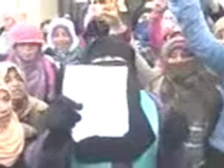 فري برس   ادلب   كفرموس مظاهرة نسائية وبيان نسائي 23 1 2012