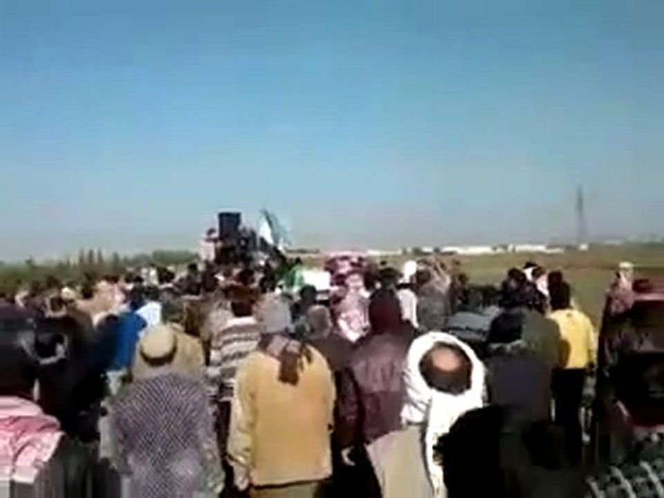 فري برس   ادلب معرة مصرين الشهيد نجيب طيلون الله أكبر الله أكبر 23 1 2012