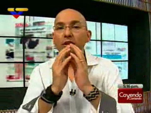 (VIDEO) CAYENDO Y CORRIENDO: MU$ SE LE CAE LA UNIDAD / RAMOS ALLUP DESAPARECIDO / BARBOZA ARRUINA A PABLO PÉREZ 24.01.2012