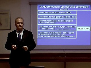 Conférence de Francois ASSELINEAU : l'Europe, c'est la paie 2/6
