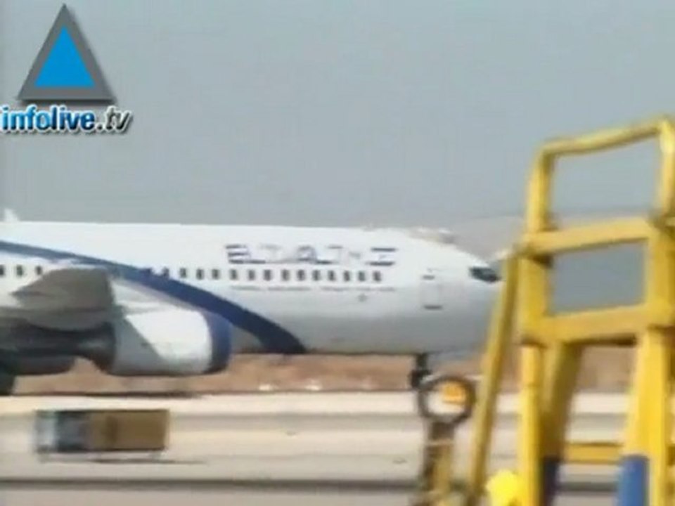 Netanyahu demands double bed on airplane